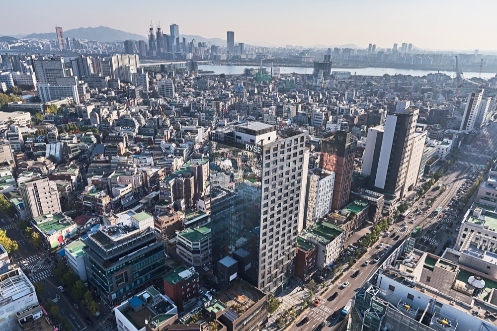 라이즈 오토그래프 컬렉션 대표 사진